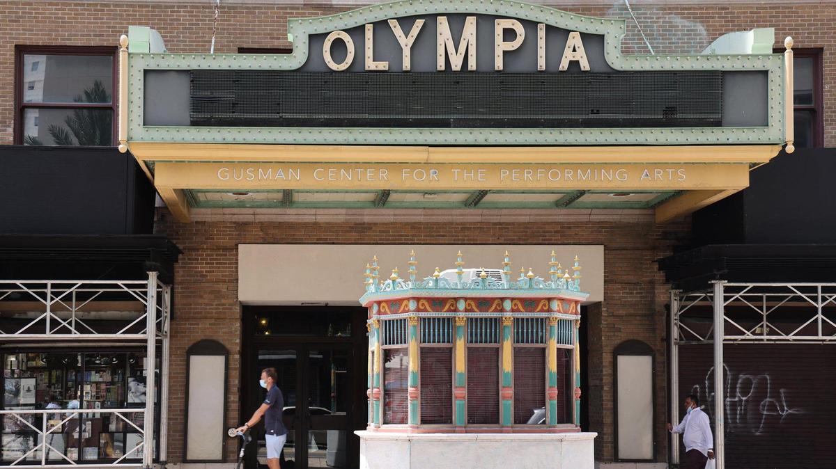 Contractors and city of Miami administrators say they’re working on a plan to protect the fragile facade of the Olympia Theater during the 2 1/2-year Flagler Street beautification project in downtown Miami.