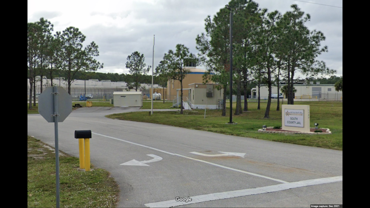 A suspect held at the South County Jail in Polk County, Florida, died after battling with multiple deputies, the Polk County Sheriff’s Office says.