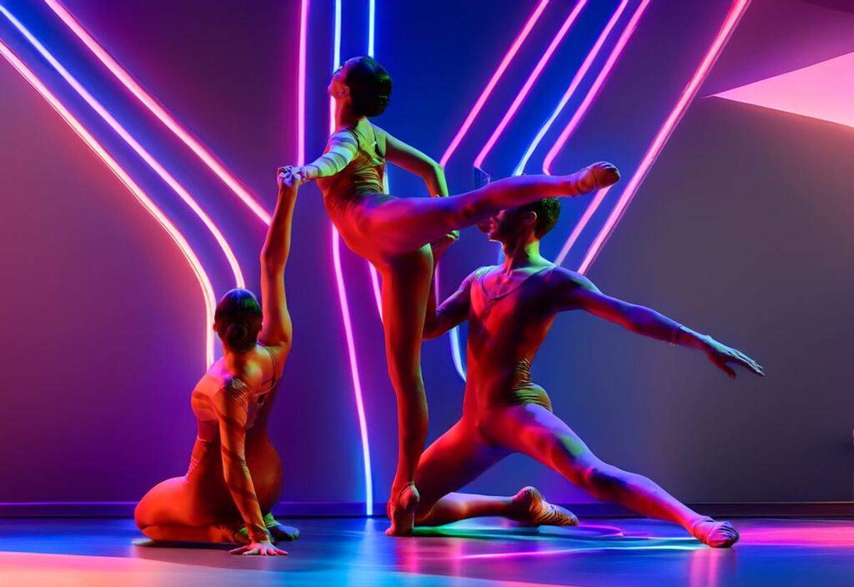 Dancers’ lines and design find parallels in the style of Art Deco in Dance NOW! Miam’s “Deco-De.”