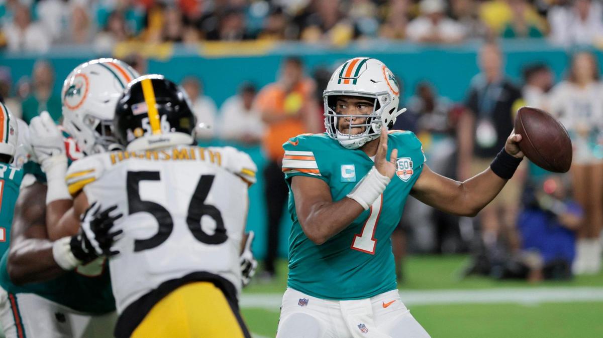Miami Dolphins quarterback Tua Tagovailoa (1) sets up to pass in the second quarter against the Pittsburgh Steelers at Hard Rock Stadium in Miami Gardens on Sunday, October 23, 2022.