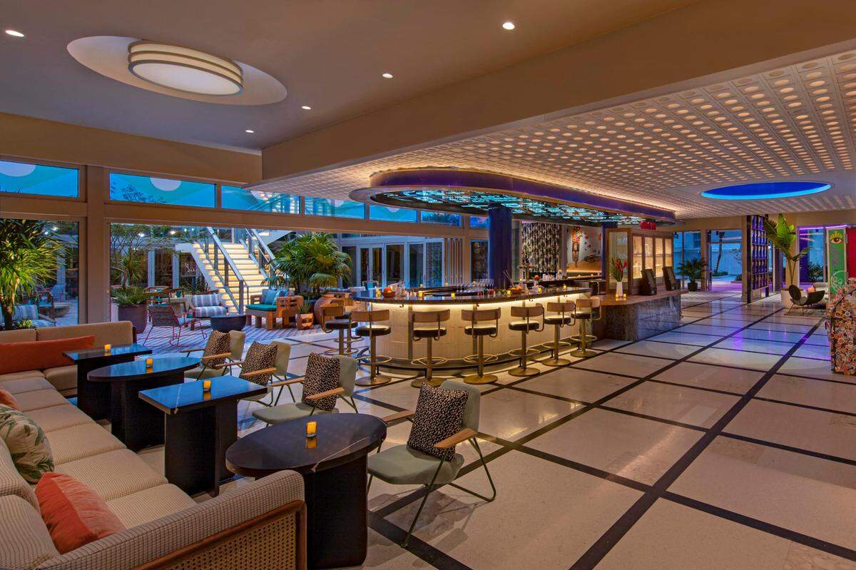 Bar Moxy, the lobby bar at Moxy South Beach. See that hole on the upper right? That’s a view into the pool.