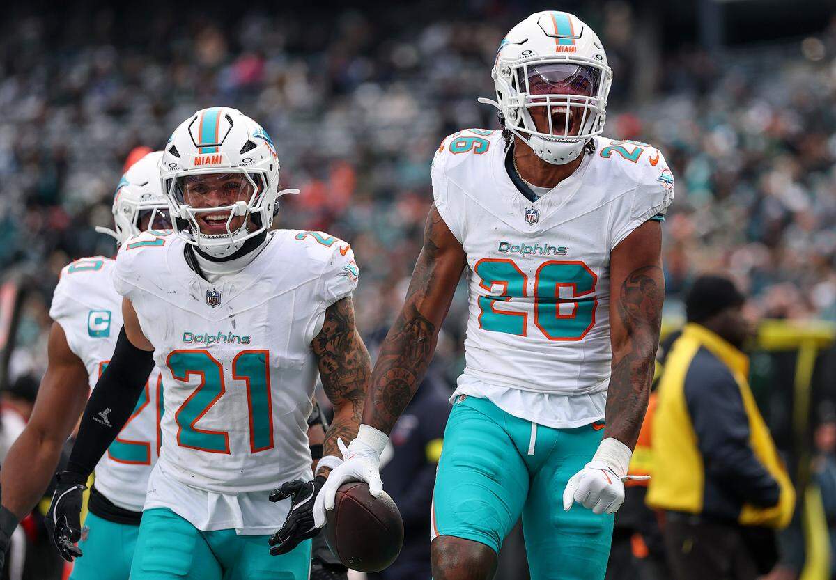 EAST RUTHERFORD, NEW JERSEY - DECEMBER 07: Rasul Douglas #26 of the Miami Dolphins celebrates an interception against the New York Jets during the second quarter at MetLife Stadium on December 07, 2025 in East Rutherford, New Jersey. (Photo by Kenneth Richmond/Getty Images)
