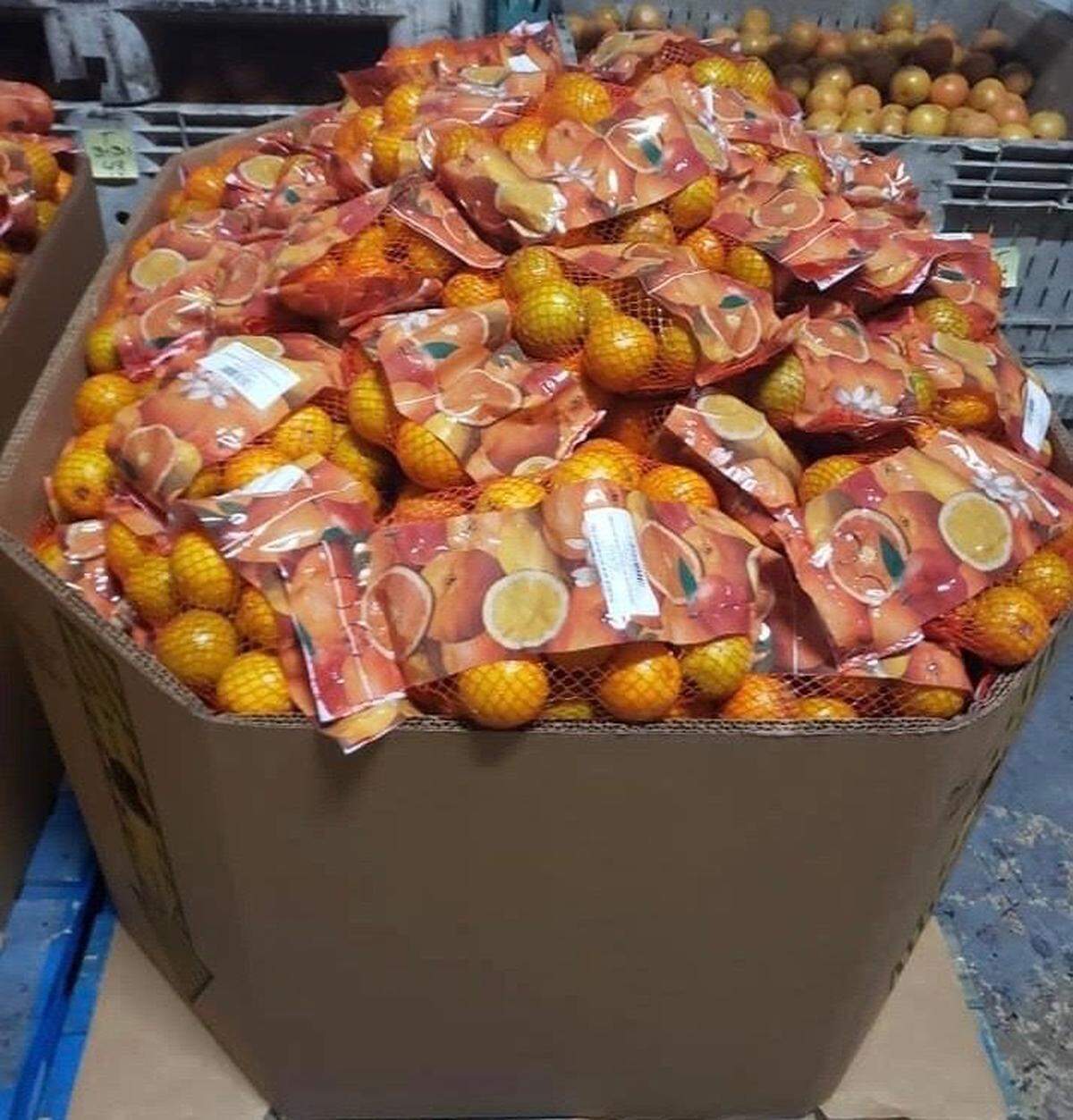 All American Citrus sells bags of oranges and grapefruit so you can juice the fruits yourself. You can buy these and arrange delivery on FarmersMarketsToGo.com as well as purchase already squeezed juices from 305Squeezed.
