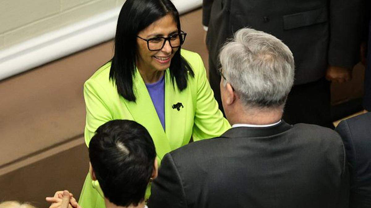 CARACAS, VENEZUELA - JANUARY 15: Venezuela's interim President Delcy RodrÃ­guez greets guests before the delivery of the first year's government report at Palacio Federal Legislativo on January 15, 2026 in Caracas, Venezuela. Delcy Rodriguez delivers a report of the economic, social, and political aspects and situation in Venezuela during 2025. Nicolas Maduro was sworn in as President of Venezuela for a third consecutive term in January 2025. US forces captured Maduro and his wife, Ciliia Flores, on January 3, 2026. (Photo by Jesus Vargas/Getty Images)