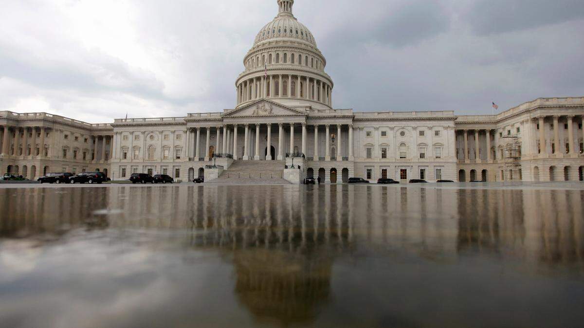The Trump administration’s Office of Personnel Management sent out “sample letters” for furloughed government workers during the shutdown, suggesting they can paint or do chores for their landlords to pay rent.