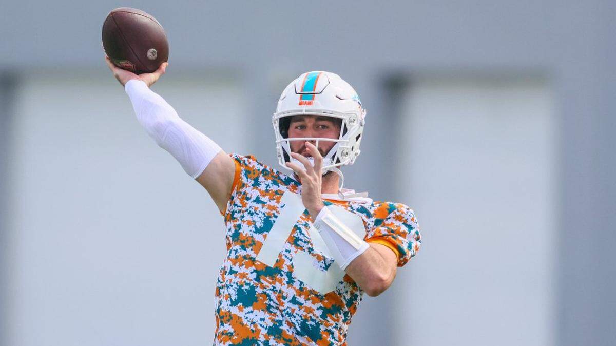 Miami Dolphins quarterback Skylar Thompson (19) throws the football during practice at Baptist Health Training Complex in Miami Gardens, Florida, on Saturday, November 9, 2024.