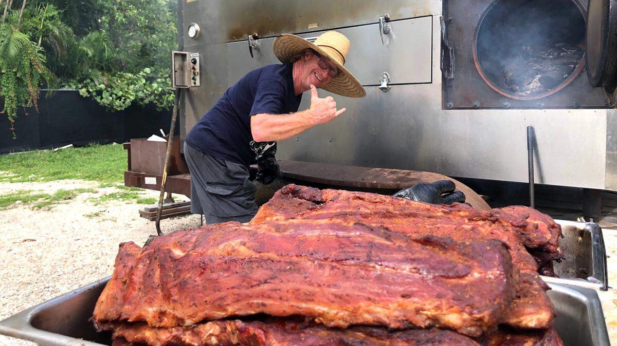 Pat Sheehey partnered with longtime friend Marc Buoniconti to open Smokez BBQ in Palmetto Bay.