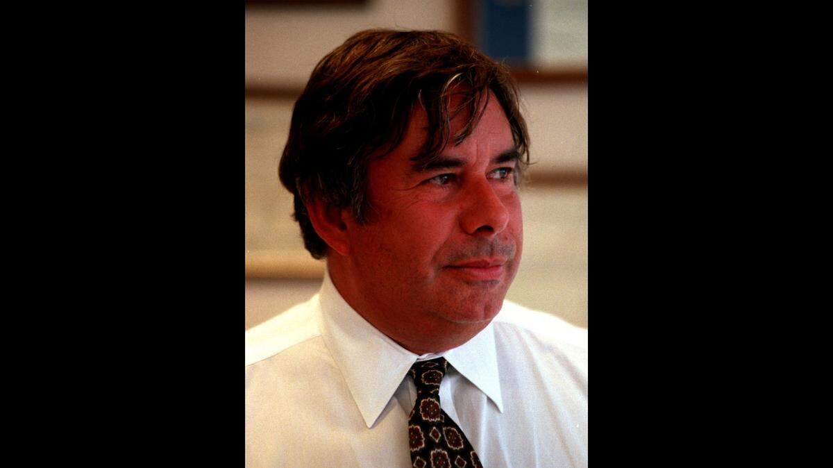 Louis Casuso, a Miami defense lawyer, died at age 75.