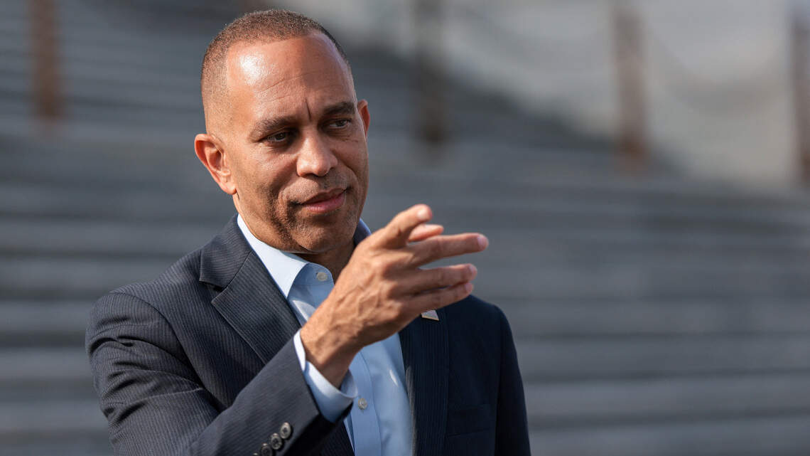 House Democratic leader Hakeem Jeffries to campaign with Eliott Rodriguez in Miami