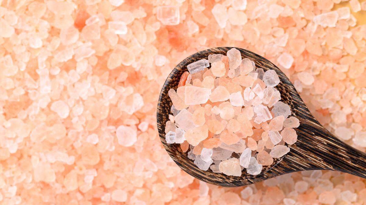 Organic Himalayan pink salt has small amounts of iron, magnesium, calcium and potassium, not much different from ordinary table salt.