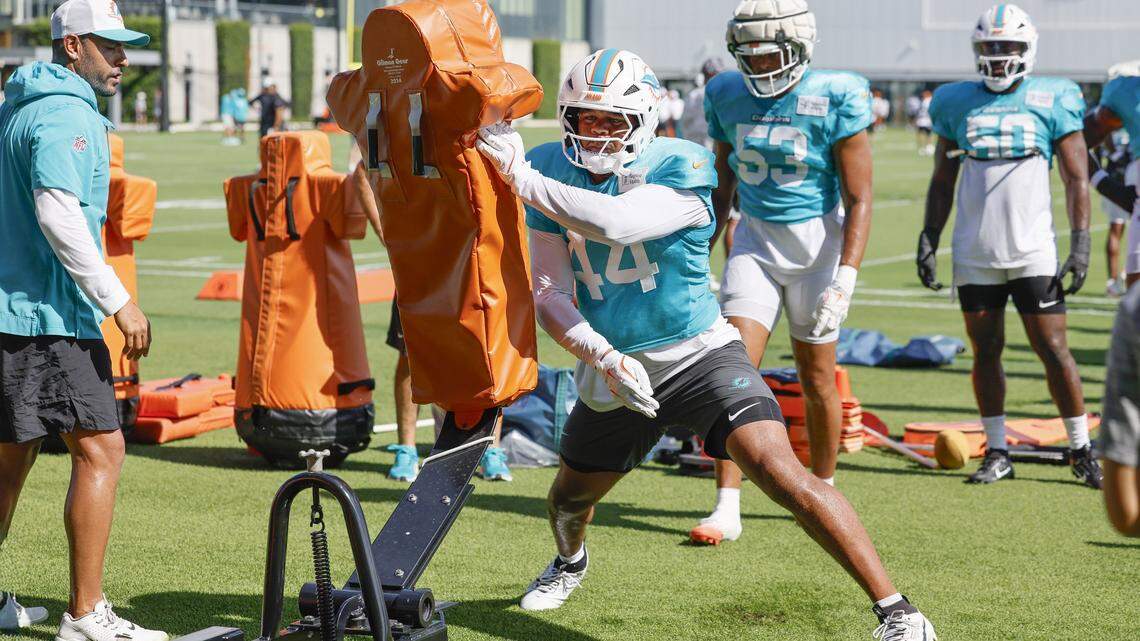 Kelly: Dolphins must clamp down on run to tighten defense | Opinion