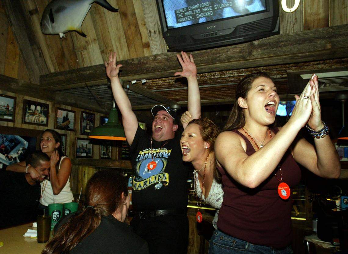 in 2003, a Saturday night crowd at Flanigan’s on Kendall Drive and Southwest 127nd Avenue to watch a World Series game.