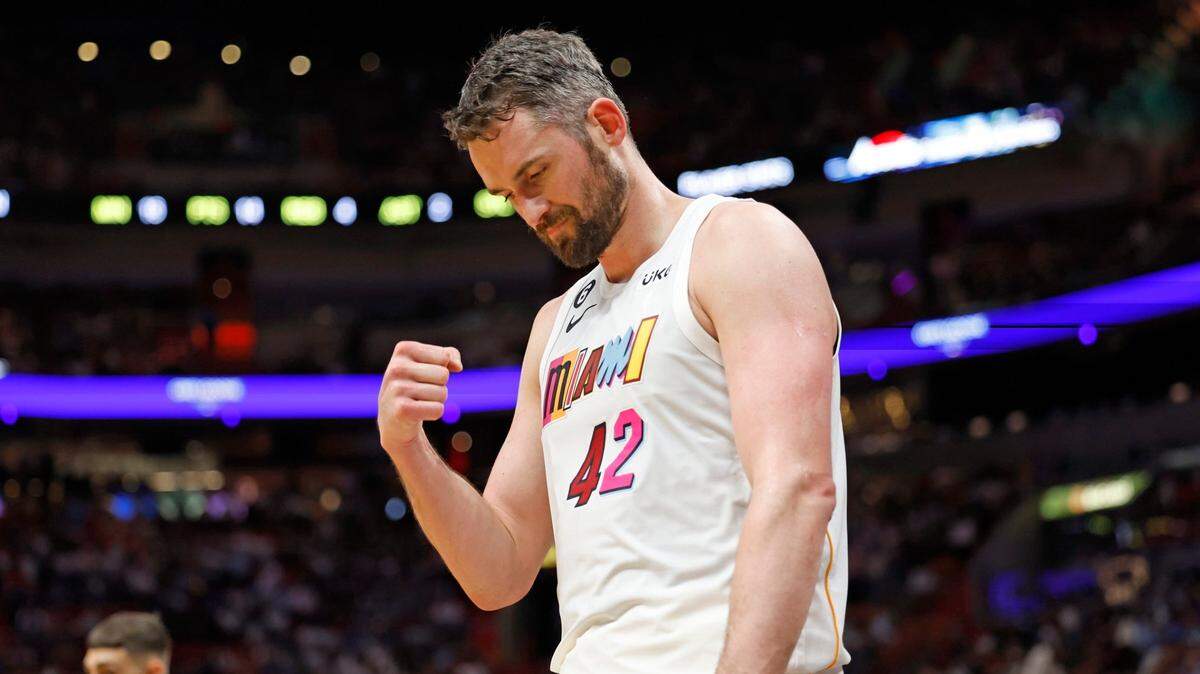 El Heat es un mejor equipo defensivo con Kevin Love en la cancha (permite 114 puntos por cada 100 posesiones) que cuando está en el banco (tolera 119,1 puntos por cada 100 posesiones).