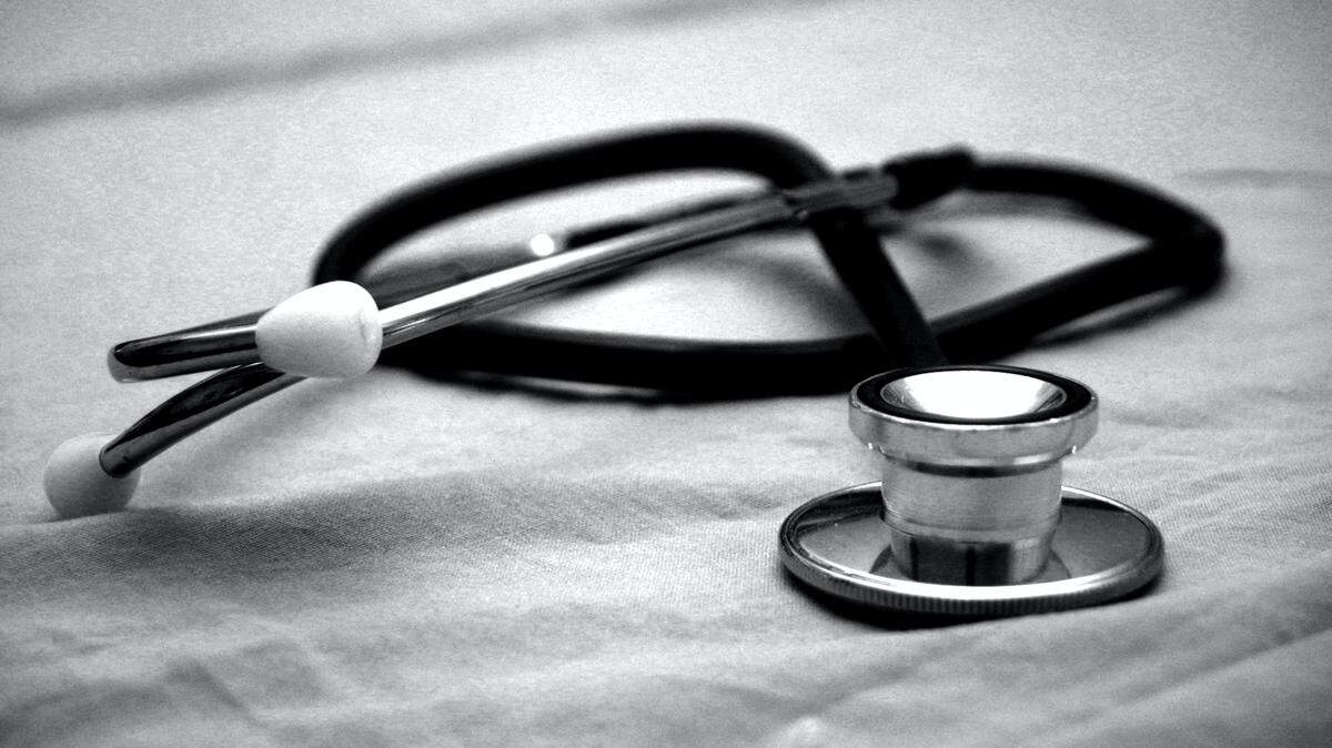 A nurse stole opioids meant for patients at a Boston area hospital over 400 times, feds say.