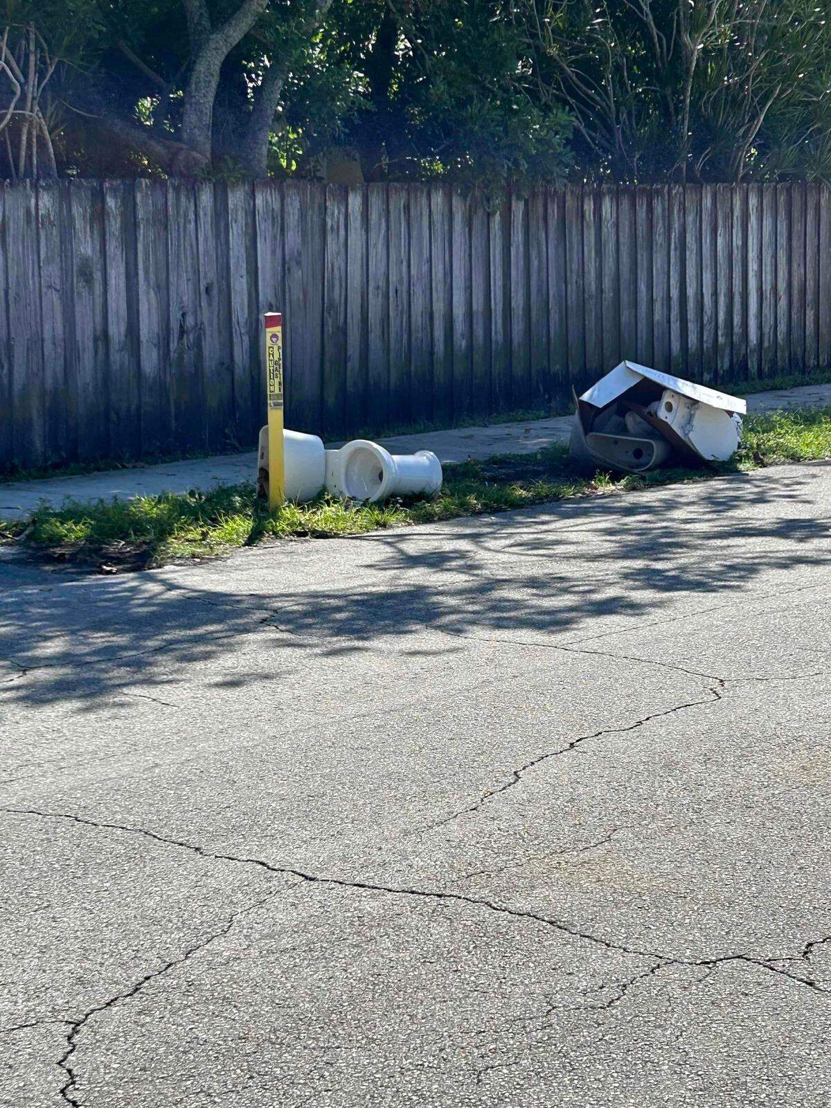 A resident complained in the Hollywood Connect app their bulk pickup was not collected.
