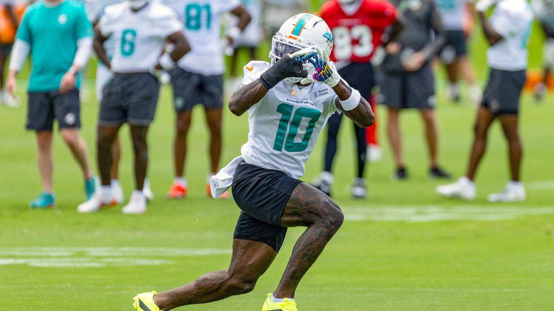 Noah Lyles, Tyreek Hill race canceled for ‘personal reasons’