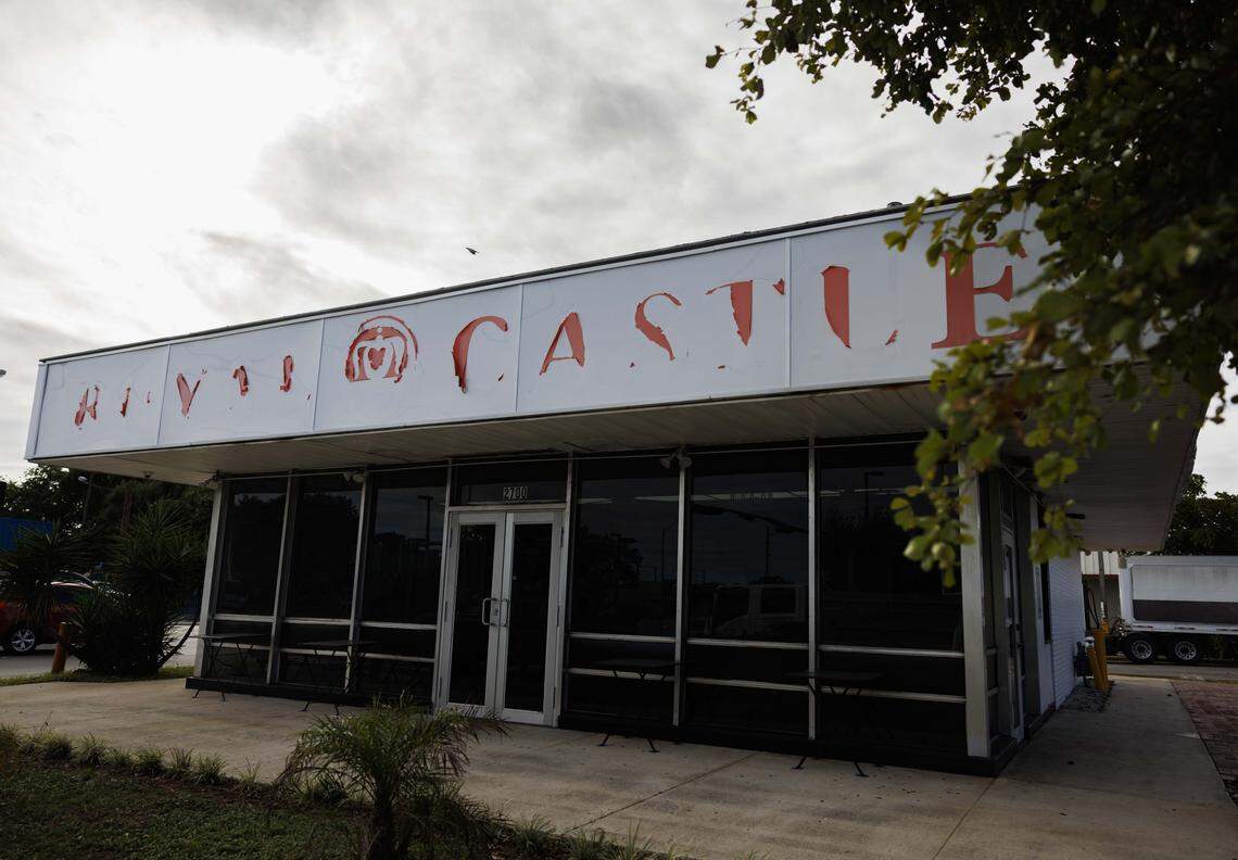 The last remaining Royal Castle sits abandoned during the day on Thursday, Oct. 30, 2025, on NW 79th St in Miami, Florida. 
