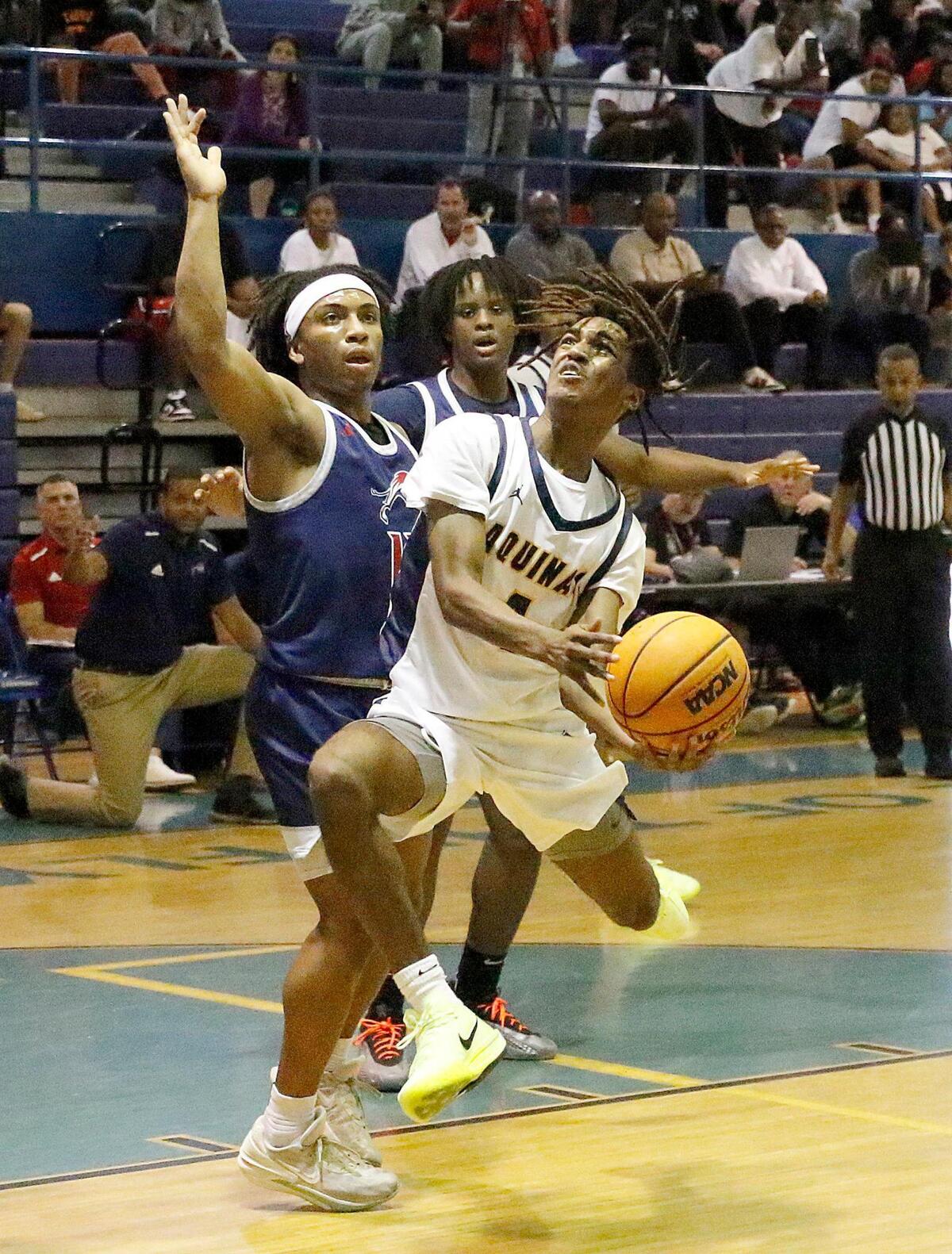 St. Thomas Aquinas Raiders Clarence Westbrook Jr. goes for a shot against Chaminade-Madonna Lions during 2025 BCAA Big 8 Boy’s Basketball final game Saturday, February 01, 2025 at Fort Lauderdale HS in Fort Lauderdale. Andrew Uloza / for Miami Herald