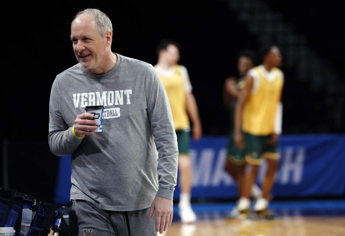 john becker vermont mens basketball coach