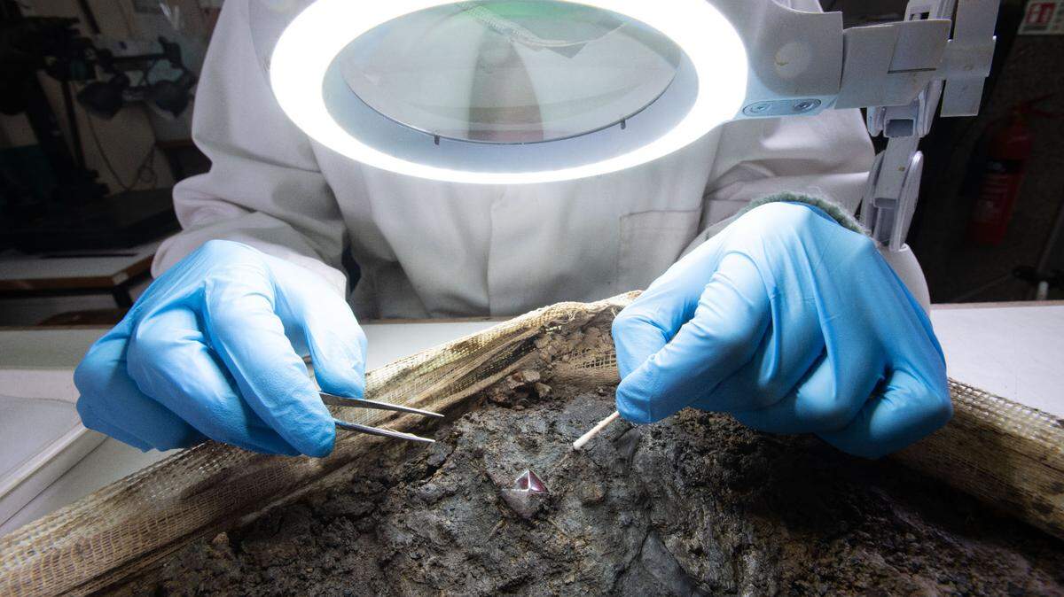 Archaeologists discovered an “unusual” artifact from an approximately 1,300-year-old grave in England.