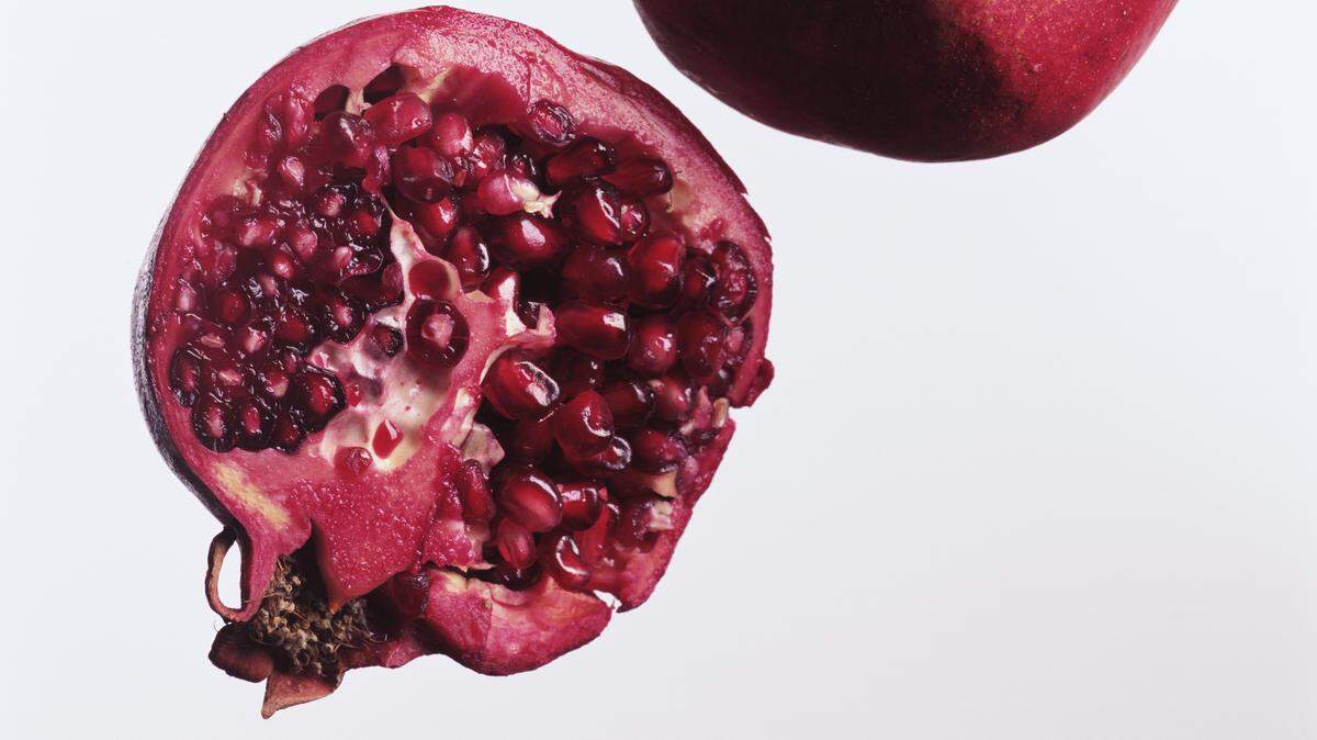 Pomegranate, a staple of Persian and Middle Eastern cuisine, can boost heart health, decrease inflammation and thickening of the artery walls. and can help with arthritis, studies show.