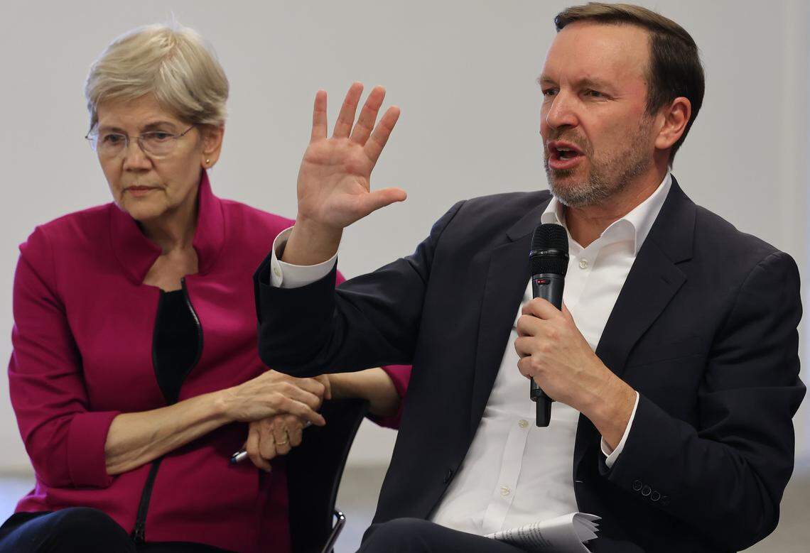 U.S. Senator Elizabeth Warren (D-Mass.), left, listens closely as Sen. Chris Murphy (D-Conn.), talks about how and why they anden. S Tina Smith (D-Minn.), will continue to fight and be engaged in discussions with those directly affected by the impending expiration of tax credits while fighting for the middle and working poor classes, and those who depend on government assistance on Monday, November 3, 2025 at the SEIU Local 1991 in Miami, Florida.  The conversation aimed to address concerns that political leaders have often overlooked in this debate – real people who are facing higher costs