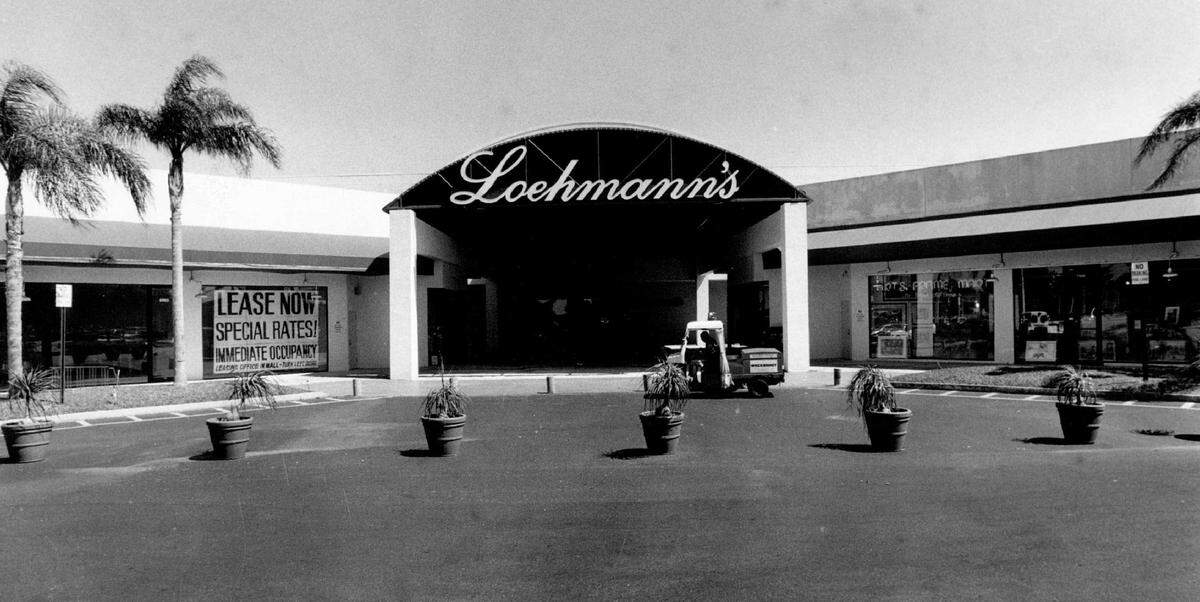 Loehmann’s Plaza in Kendall in 1991.