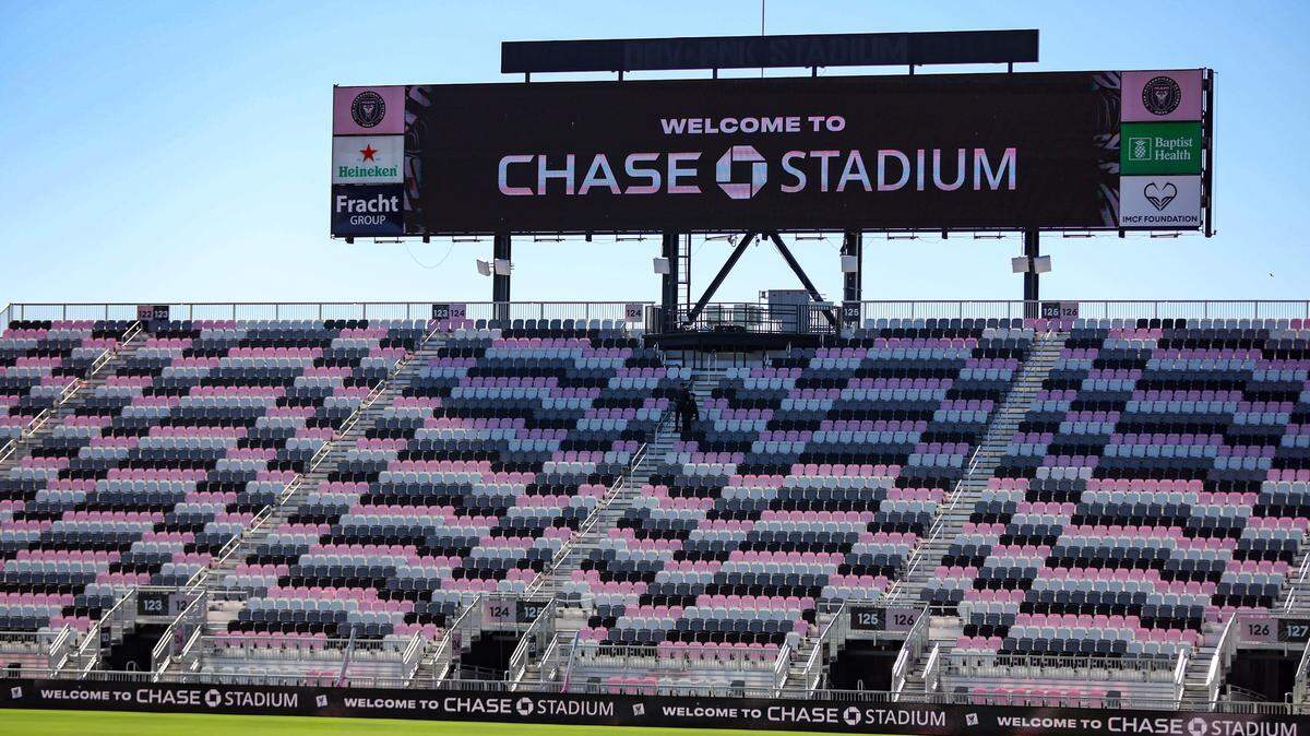 Inter Miami y JPMorgan Chase anunciaron el martes una asociación de derechos de nombre de varios años para el estadio de Fort Lauderdale con capacidad para 21,500 asientos, que ahora se llamará Chase Stadium.