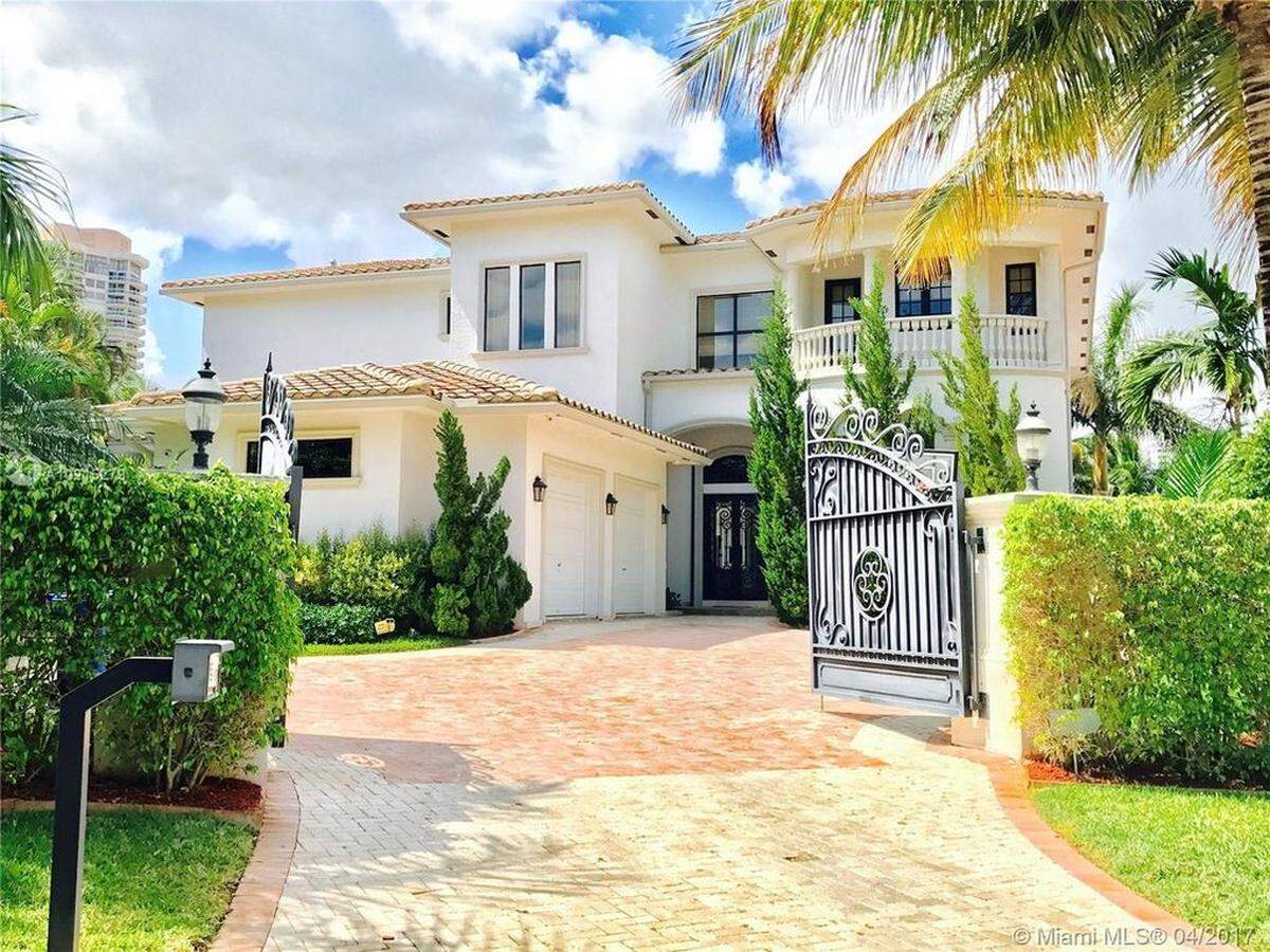 238 S. Island Dr.