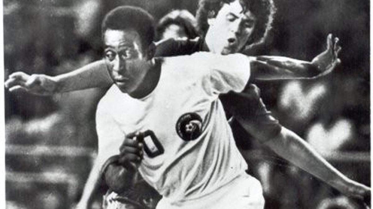 Pele’ in a game against the Fort Lauderdale Strikers, circa 1977.