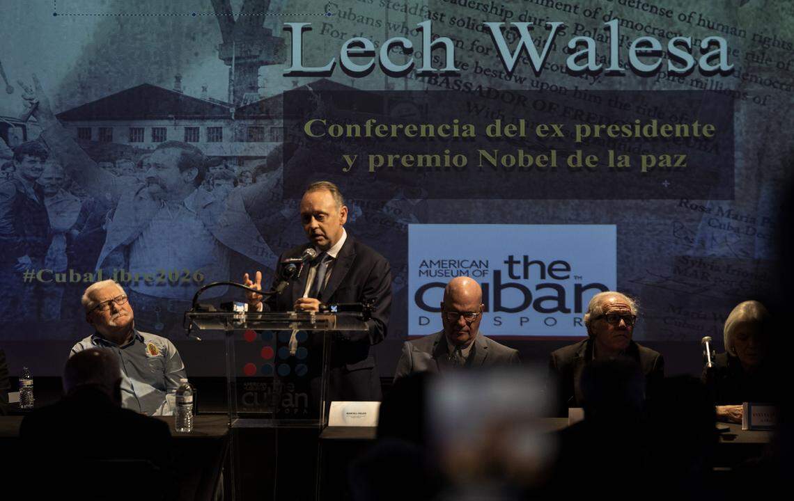 Marcell Felipe, chairman of the Cuban Museum introduces Lech Walesa, (far left) former President of Poland and Nobel Peace Prize laureate, during an event to recognize his extraordinary support in the defense of human rights, freedom, and the establishment of democracy and the rule of law in Cuba, presented by several Cuban exile organizations at the American Museum of the Cuban Diaspora, in Miami, on Thursday, February 12, 2026.