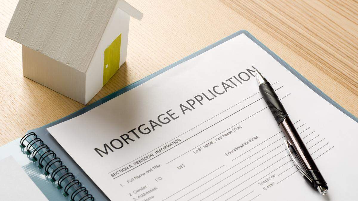 Thinking about refinancing your mortgage? Make sure to calculate the costs and timing carefully to ensure potential savings and avoid financial surprises.