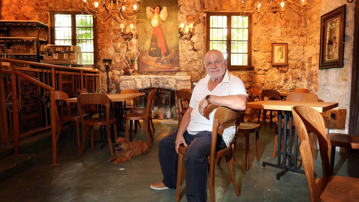 Mark Soyka at his last restaurant, Café Roval, in 2017. He opened the Mediterranean restaurant near his flagship Soyka on property he owned between 54th and 58th streets in Miami’s Upper East Side.