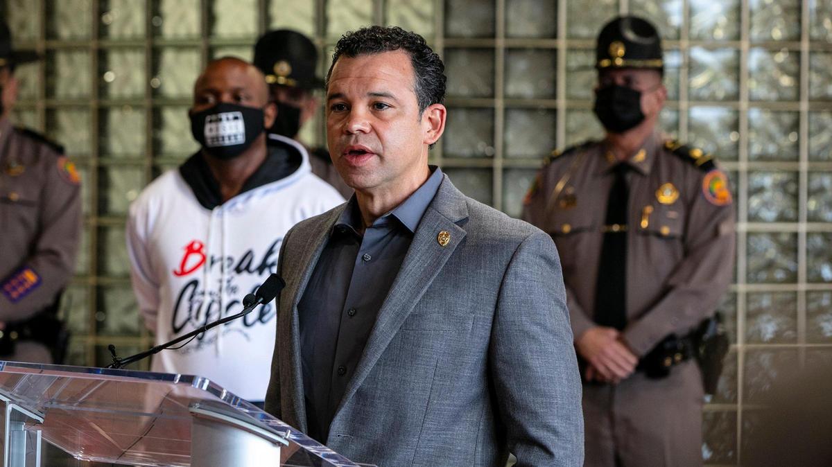 Miami-Dade Police Director Alfredo “Freddy” Ramirez endorses a program he initially opposed to create community identification cards for undocumented residents and others who don’t have state-issued IDs.