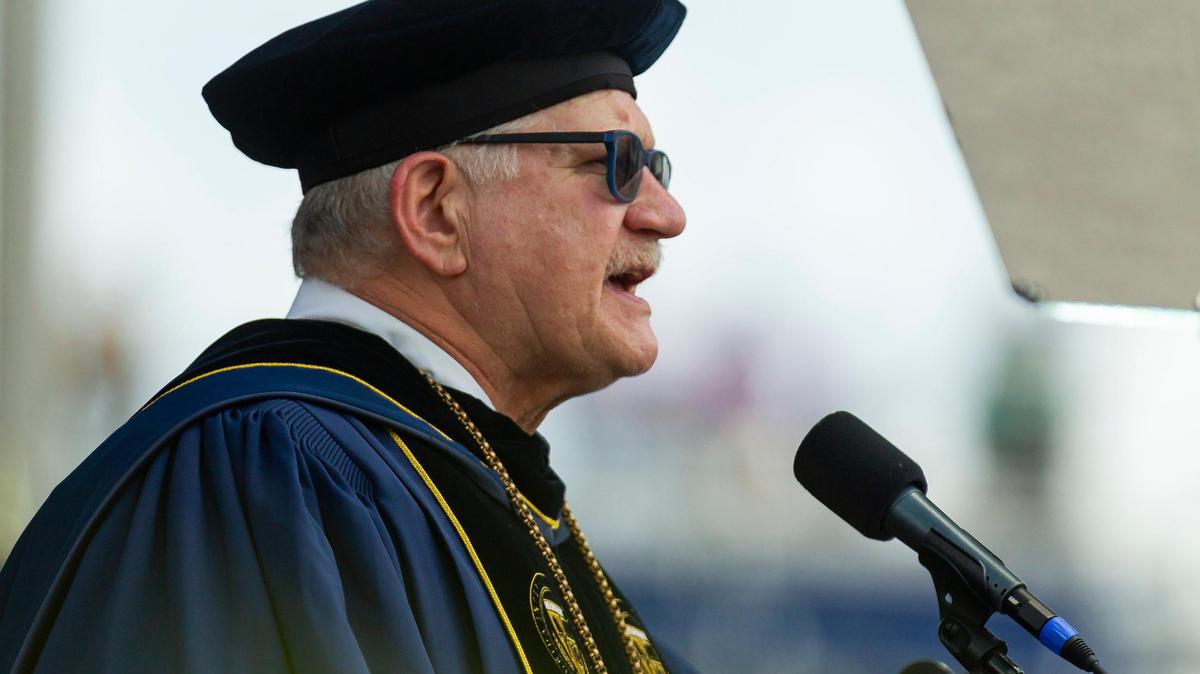 FIU president Mark Rosenberg abruptly resigns, stunning colleagues and students