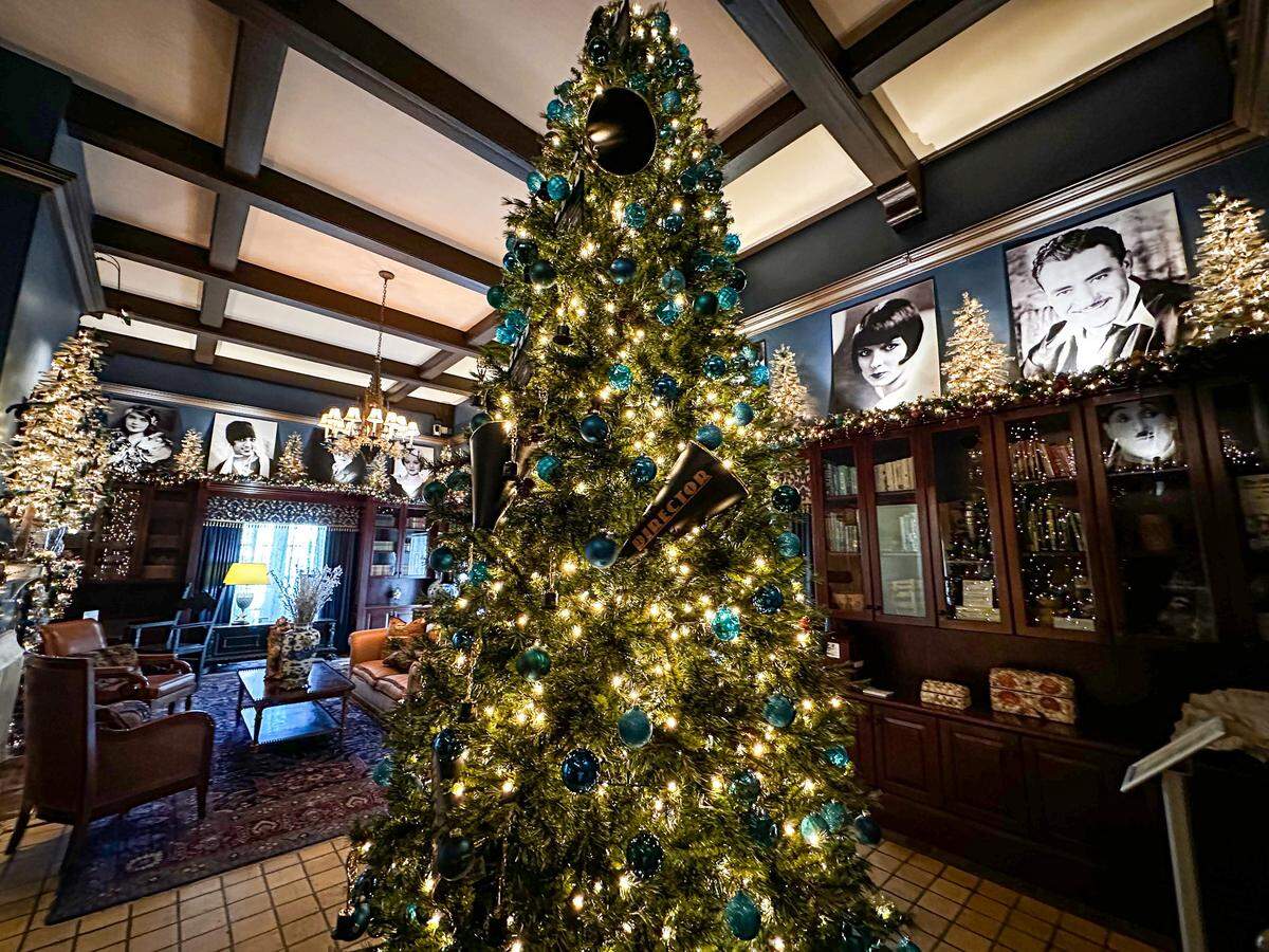 La histórica finca Deering celebra las fiestas con decoración, cuentos y fotos con Santa, hogueras y mucho más.