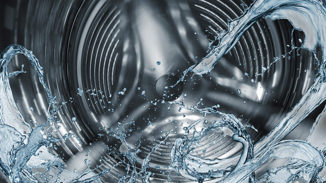 Should you wash clothes in hot or cold water? Most people get this wrong and it's costing them money