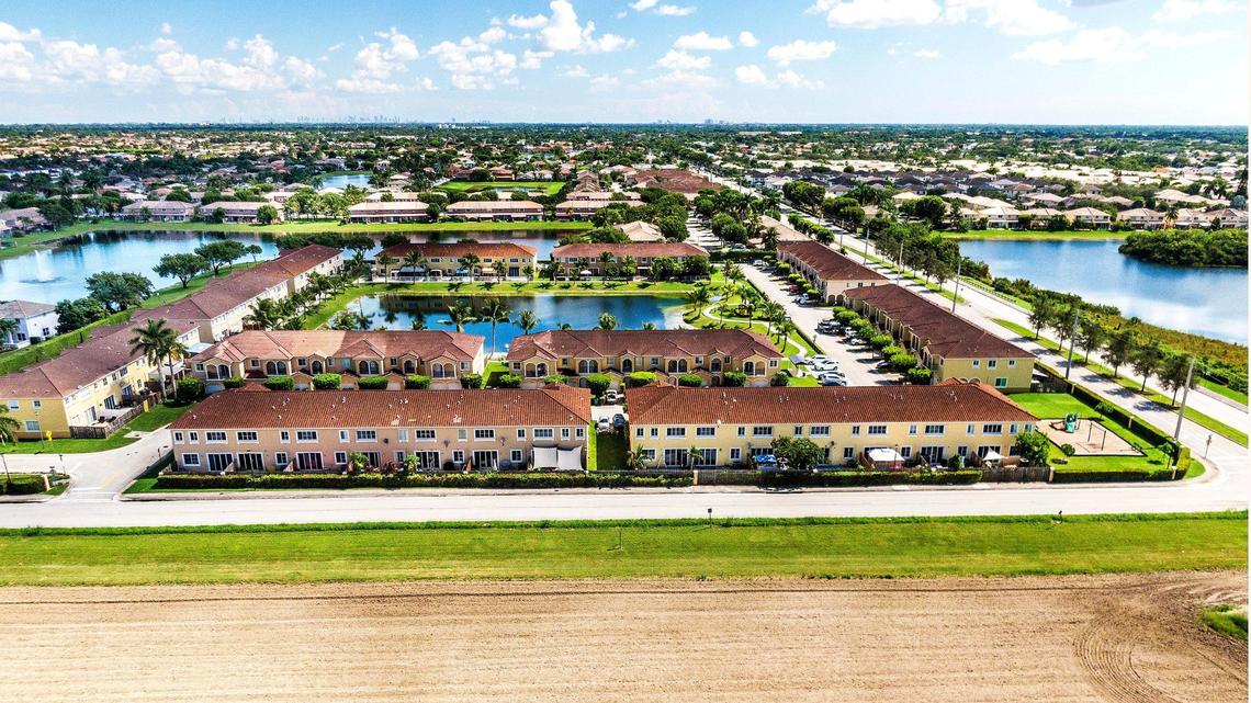 Everglades buffer versus new backyards: Developers running out of single-family lots