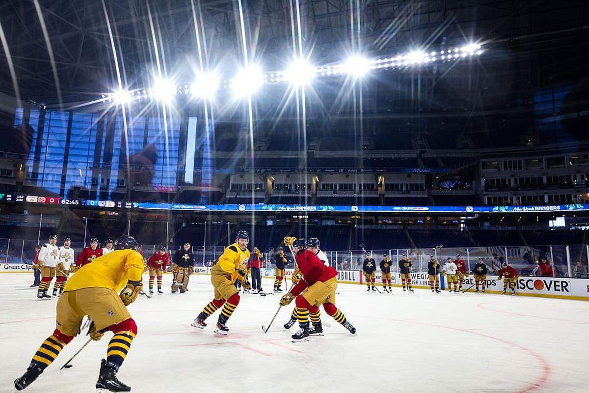 MIAMI, FLORIDA - JANUARY 01: Matthew Tkachuk and Anton Lundell #15 of the Florida Panthers practice prior to the 2026 Discover NHL Winter Classic at loanDepot park on January 01, 2026 in Miami, Florida.  (Photo by Carmen Mandato/Getty Images)
