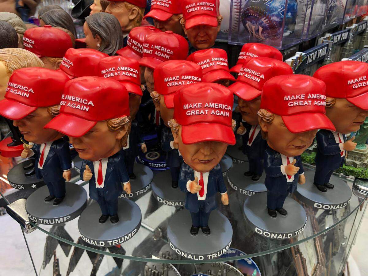 Trump bobbleheads at Chinatown Center.