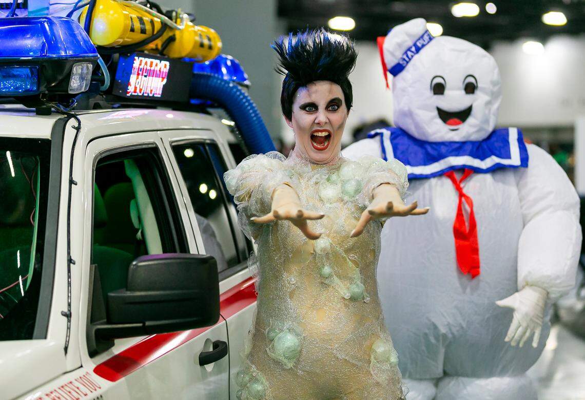 Lauren Kairalla cosplays as Gozar from the “Ghostbusters” at Florida Supercon.