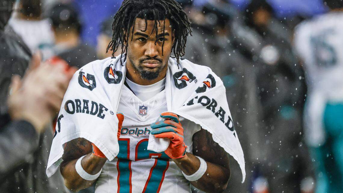 Dolphins got good haul, but blame curse of Tua for trading Waddle at all | Opinion