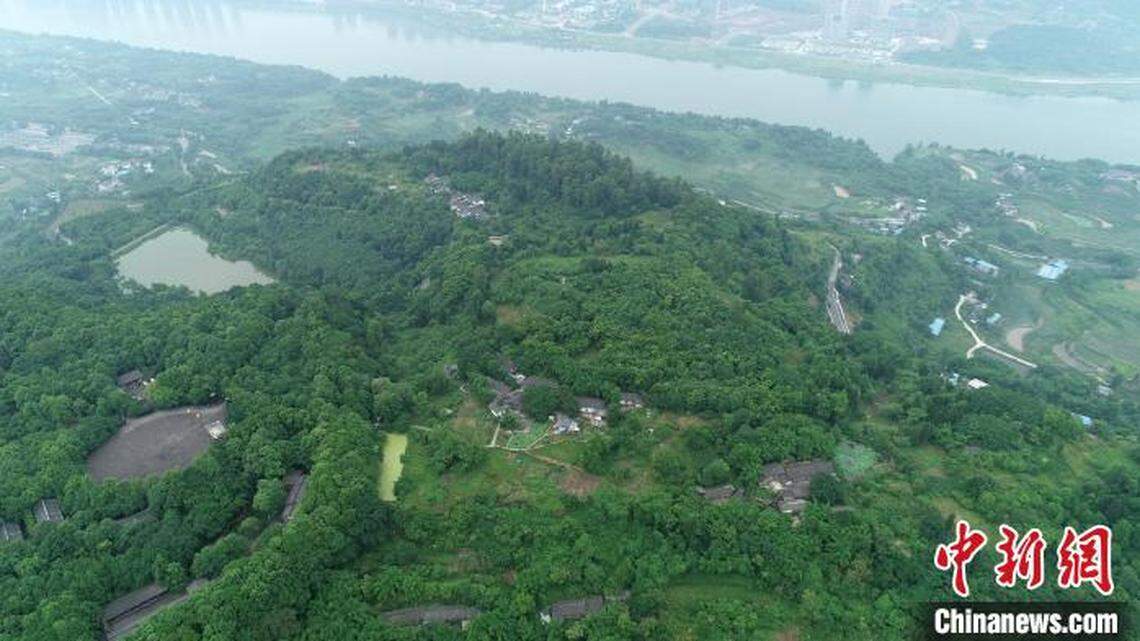 Archaeologists in Chongqing excavated Diaoyu City, a sprawling mountaintop fortress, and found an imperial palace in the ruins, photos show.