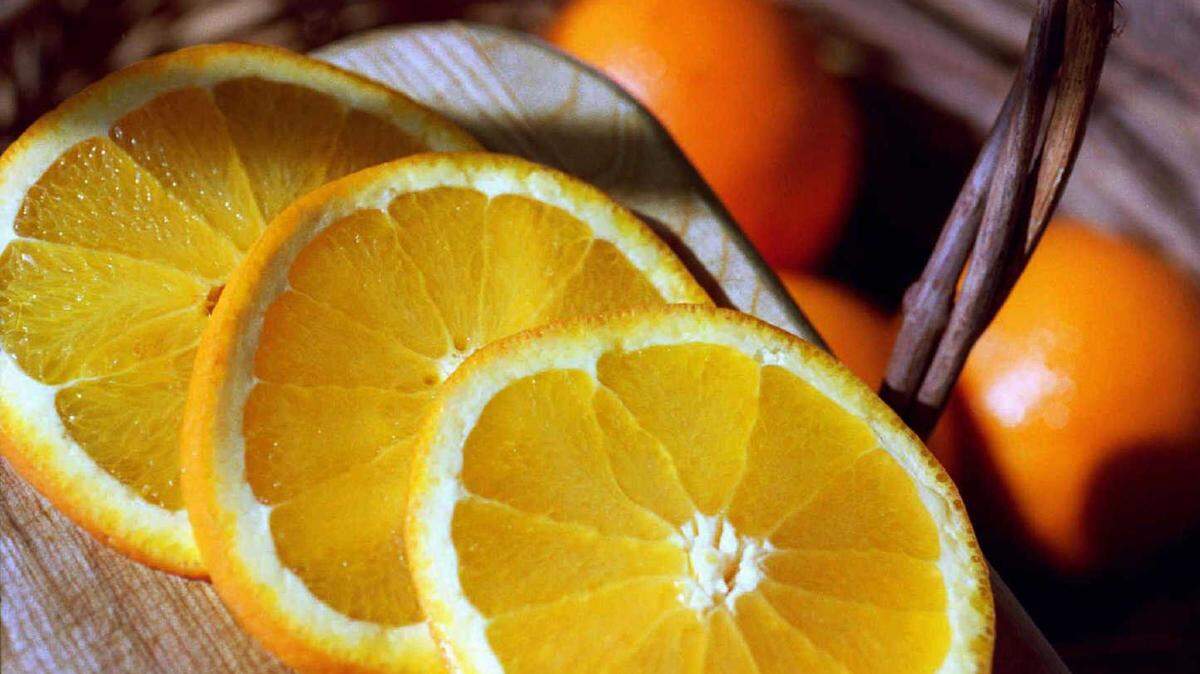 Oranges and other citrus fruits are high in vitamin C, which helps boost collagen and gives skin its elasticity and youthful look. High-vitamin C foods also include spinach, kale, broccoli, bell peppers and berries. 