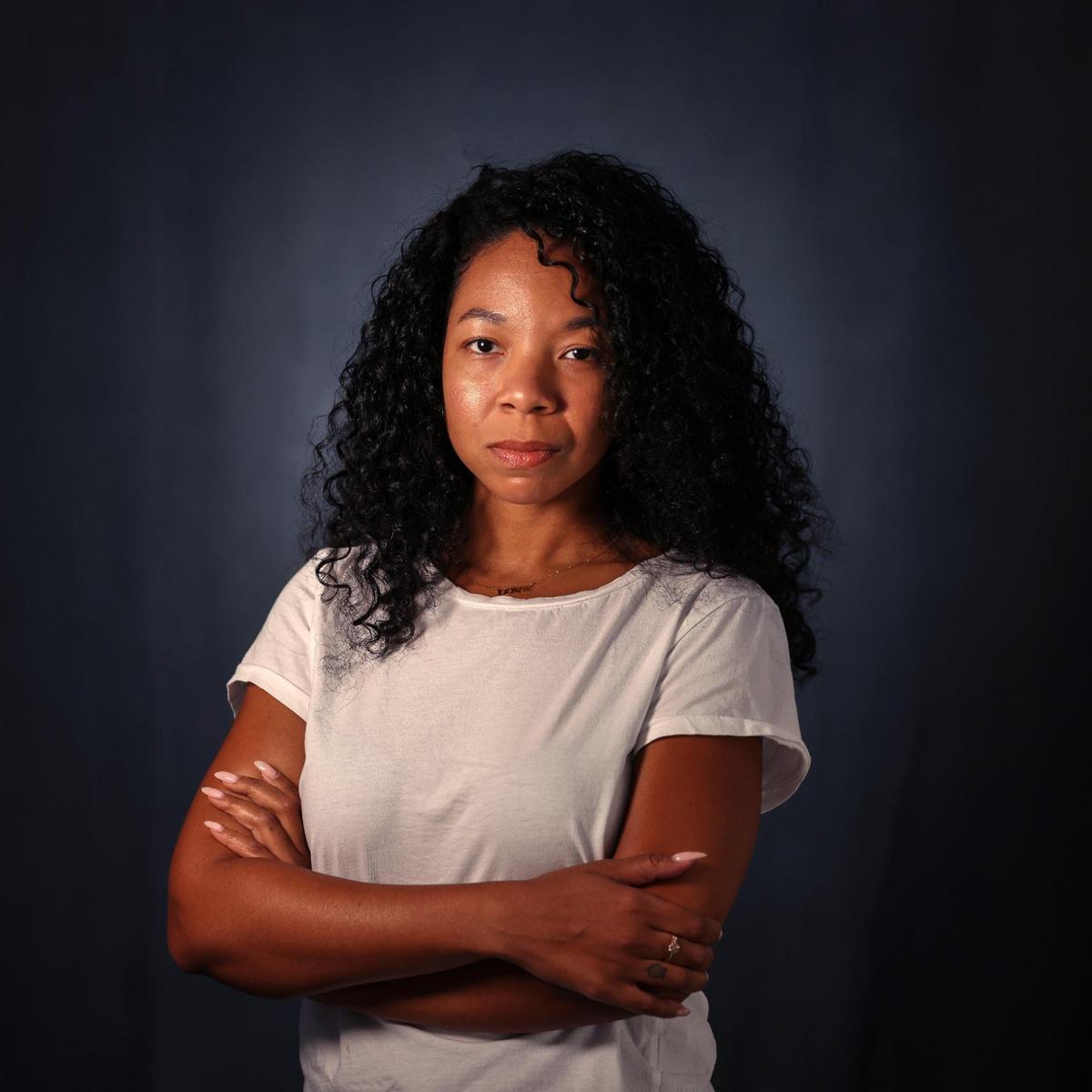 La consejera de apoyo de las Escuelas Públicas de Broward Kerlie Leonce en el IPC ArtSpace del Pequeño Haití