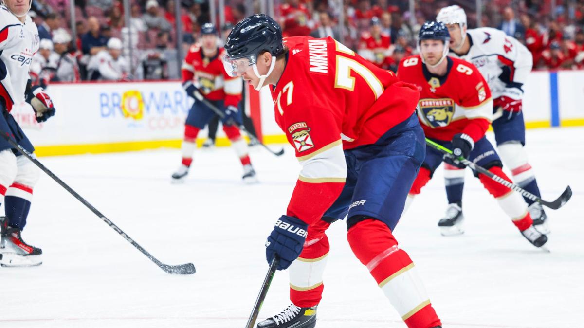Florida Panthers defenseman Niko Mikkola (77) scores his first goal of the season with an assist by Florida Panthers center Sam Bennett (9) during the first period of a game on Monday, Nov. 25, 2024, at Amerant Bank Arena in Sunrise, Fla.