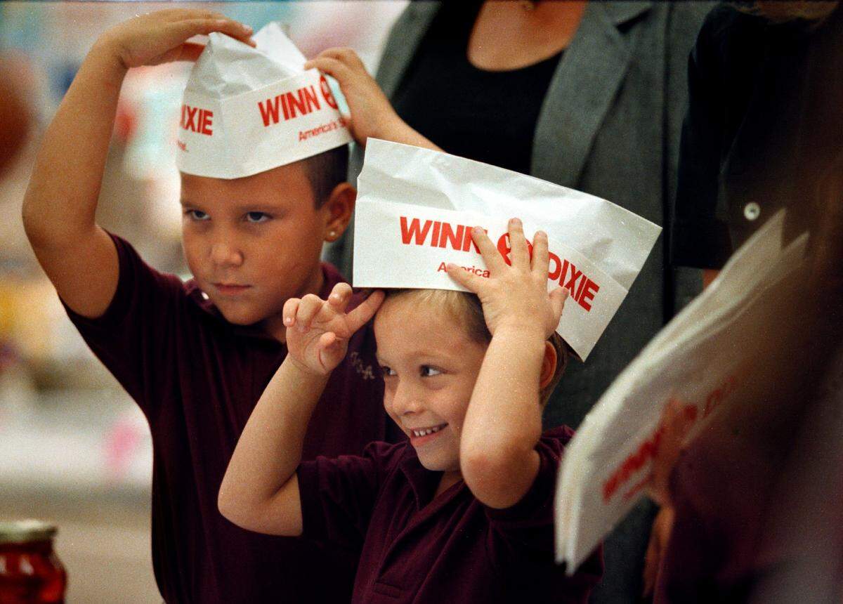 First- and second-graders in Broward learn to make bread at a Publix on Nob Hill Road in Plantation in 1997.