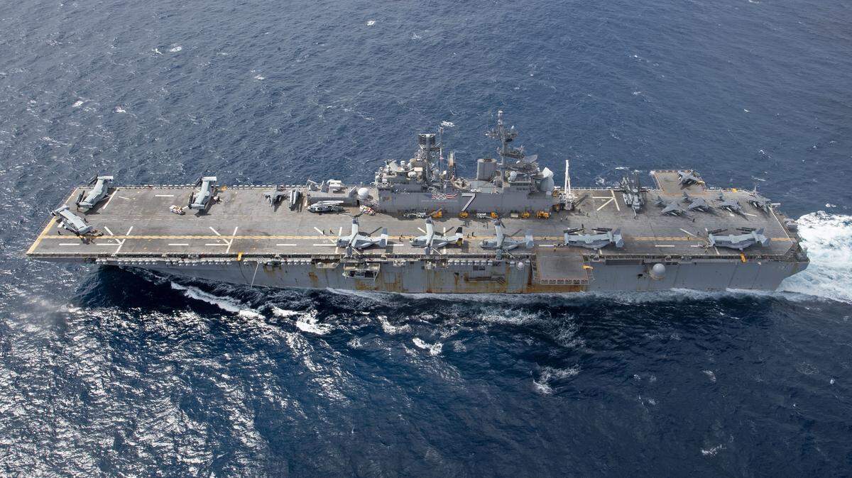 Foto de archivo del buque de asalto anfibio clase Wasp USS Iwo Jima en labores en el océano Atlántico, el 4 de marzo de 2021.