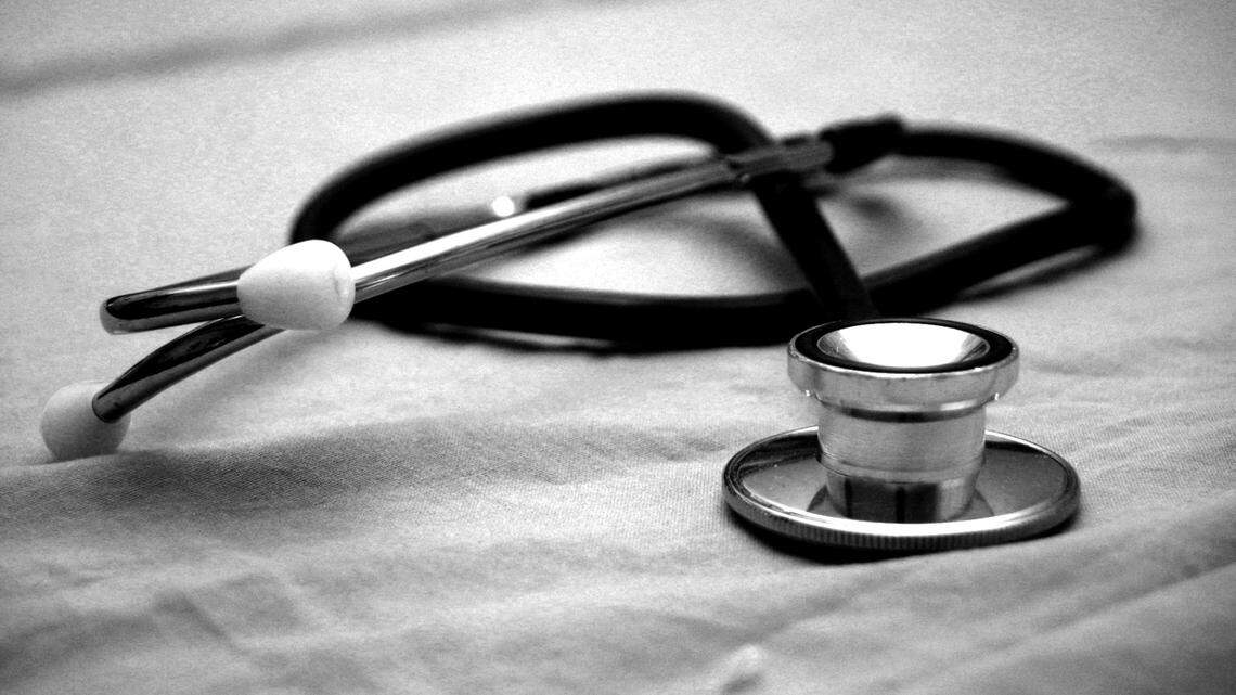 A surgeon’s medical license has been suspended in Alabama after it was suspended in Florida, records show.