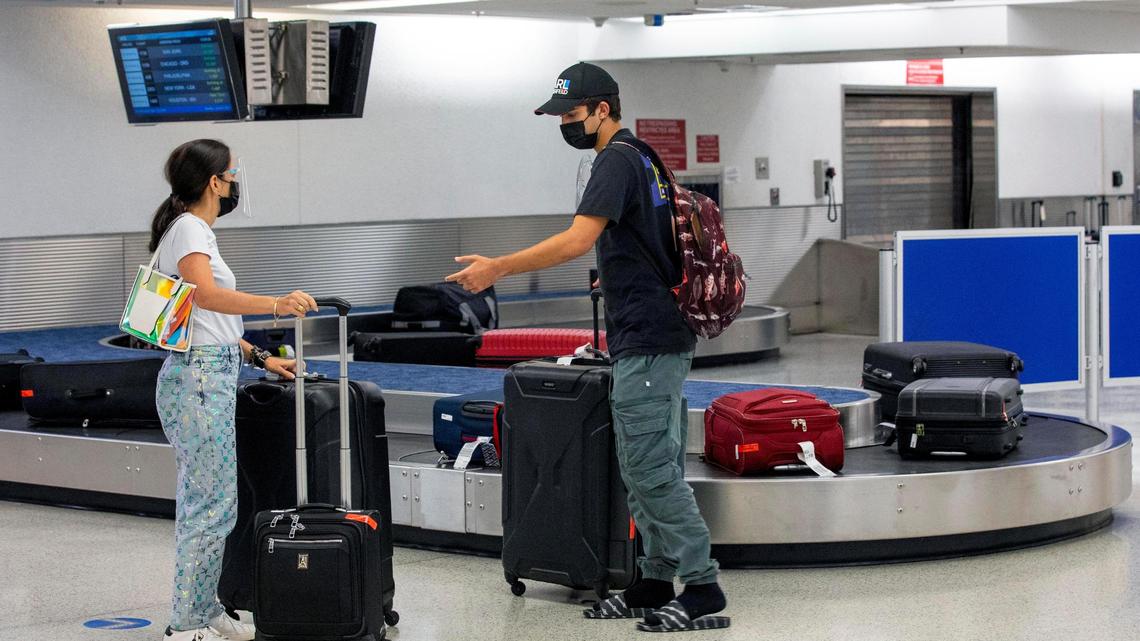 La Oficina de Aduanas y Protección Fronteriza de EEUU (CBP) lanzó un nuevo programa de revisión remota de equipaje para vuelos internacionales